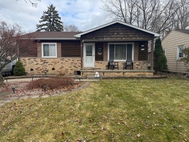 Twin Sun Lake Home Sale Pending in Walled Lake Michigan