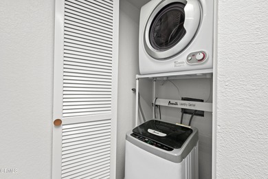 Great Location - Top Floor, End Unit, Single level with