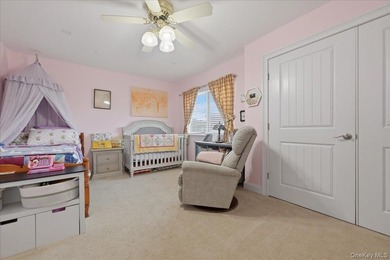 Welcome to Willow Wood, where comfort, convenience, and - photo 15