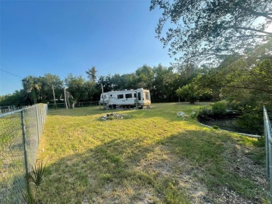 **PRICE IMPROVEMENT** HUGE LOT, AMAZING LOCATION!! Nearly 3/4 of - photo 20