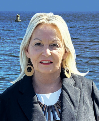 Donna  Cheek with CENTURY 21 Advantage Realty in KY advertising on LakeHouse.com