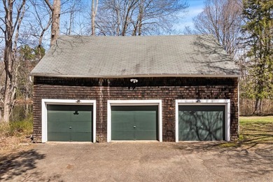 Wonderful waterfront antique home on 1.6 acres. The Parker Bull - photo 38