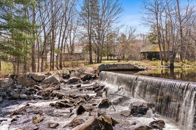 Wonderful waterfront antique home on 1.6 acres. The Parker Bull - photo 39