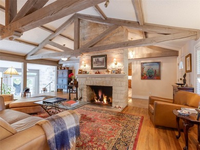 Charming Austin limestone home on a corner lot in the heart of - photo 2