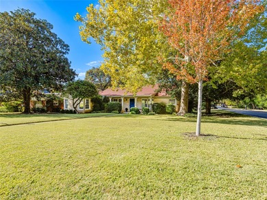 Charming Austin limestone home on a corner lot in the heart of - photo 3