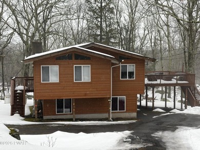 Lake Home For Sale in Lords Valley, Pennsylvania