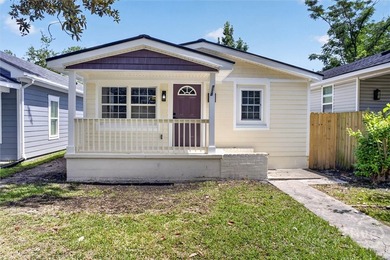 WELCOME HOME TO THIS LOVELY 3 BEDROOM 2 BATH EQUIPPED WITH ALL - photo 2