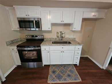 Enjoy easy living in this charming 1-bedroom, 1-bath condo - photo 11