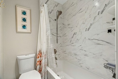 Welcome to this beautifully refreshed 1-bedroom, 1-bath - photo 13