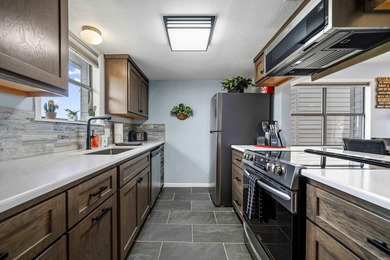 Amazing views of beautiful Lake Hamilton and mountains from this - photo 16