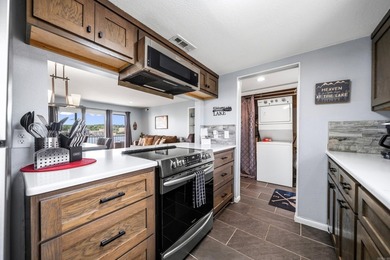 Amazing views of beautiful Lake Hamilton and mountains from this - photo 19