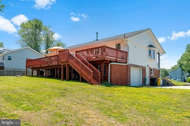 Nestled at the end of a peaceful peninsula in the sought-after - photo 21