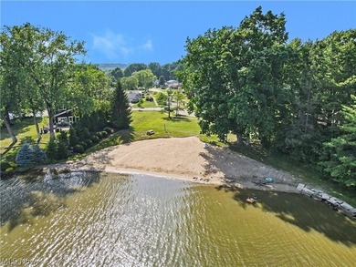 Welcome home to this beautifully updated 3-bedroom, 2 full-bath - photo 22