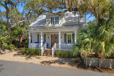 Welcome to coastal luxury in the highly sought-after Ocean Oaks - photo 3