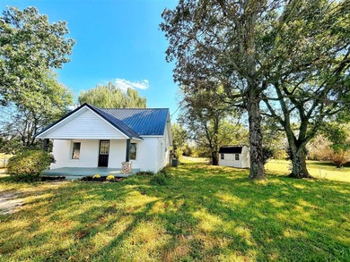 Lake Home For Sale in Franklin, Kentucky