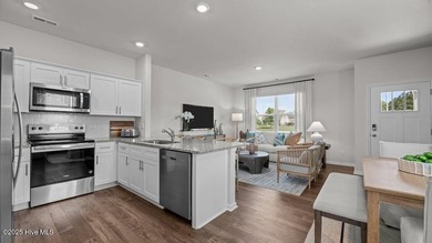 Come tour 2033 Clock Rd.! One of our new townhomes at Clock Rock - photo 5