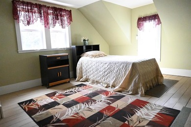 Simply Satisfying - This inviting Lake View home offers a - photo 10