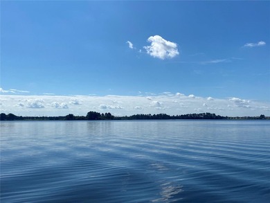 Virtually Staged. SPECTACULAR LAKEFRONT HOME with 99 Feet of - photo 29