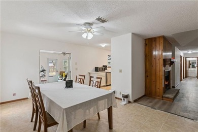 Recently updated to include new vinyl plank flooring and paint! - photo 10
