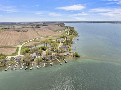 Come check out your sweet Big Spirit Lake getaway! This home is - photo 5