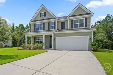 Cul-de-sac location. Private wooded backyard. Main-level guest - photo 4