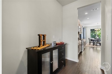 Cul-de-sac location. Private wooded backyard. Main-level guest - photo 10