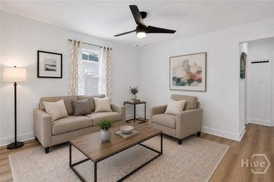 Tastefully renovated mid-century bungalow tucked away in a quiet - photo 4