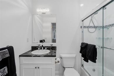 The Chatham at Manhasset - Premier Gated Luxury Living - photo 13
