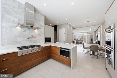 Welcome to this beautifully maintained, 10-year-young townhouse - photo 13