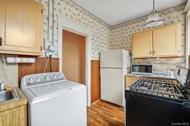 THREE APARTMENTS - Building officially classified as a - photo 14