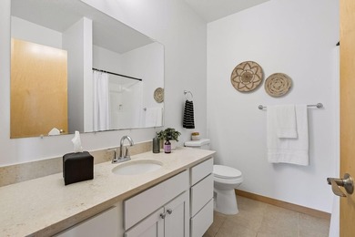 Enjoy elevated urban living in this light filled, freshly - photo 18