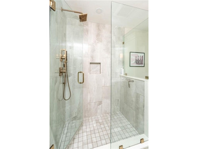 Beautifully updated 1947 Cape Cod set on a quiet cul-de-sac in - photo 20
