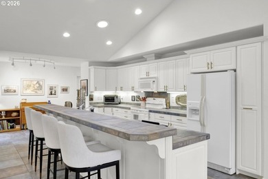 Corner lot in desirable Willow Dunes East with space, style, and - photo 3