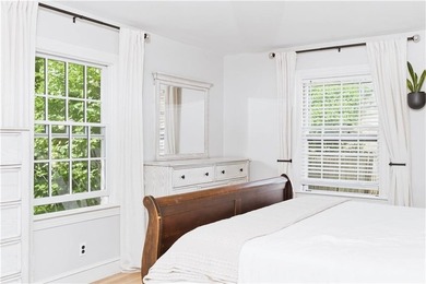 Beautifully updated 1947 Cape Cod set on a quiet cul-de-sac in - photo 24