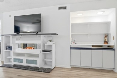 Much desired 2 bedroom /2 bath condo all on ground level located - photo 5