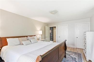 Beautifully updated 1947 Cape Cod set on a quiet cul-de-sac in - photo 25
