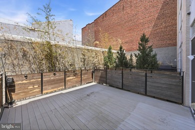 Welcome to this beautifully maintained, 10-year-young townhouse - photo 25