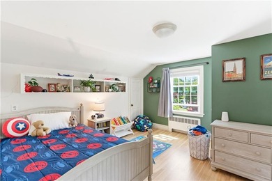 Beautifully updated 1947 Cape Cod set on a quiet cul-de-sac in - photo 26