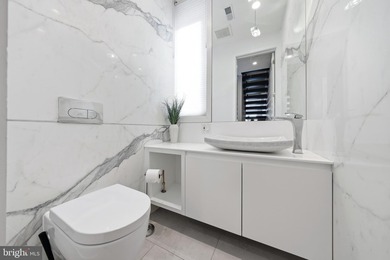 Welcome to this beautifully maintained, 10-year-young townhouse - photo 26