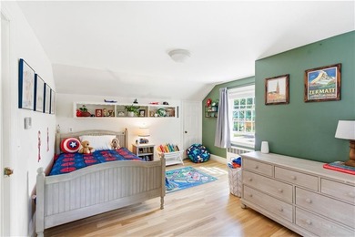 Beautifully updated 1947 Cape Cod set on a quiet cul-de-sac in - photo 29