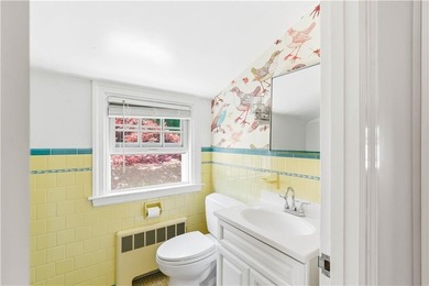 Beautifully updated 1947 Cape Cod set on a quiet cul-de-sac in - photo 30
