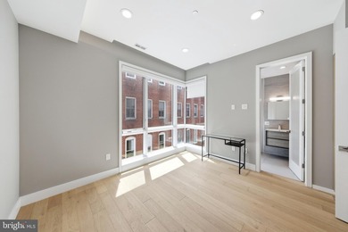 Welcome to this beautifully maintained, 10-year-young townhouse - photo 32