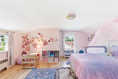 Beautifully updated 1947 Cape Cod set on a quiet cul-de-sac in - photo 33