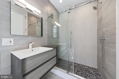 Welcome to this beautifully maintained, 10-year-young townhouse - photo 34