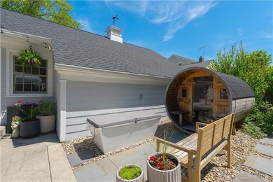Beautifully updated 1947 Cape Cod set on a quiet cul-de-sac in - photo 35