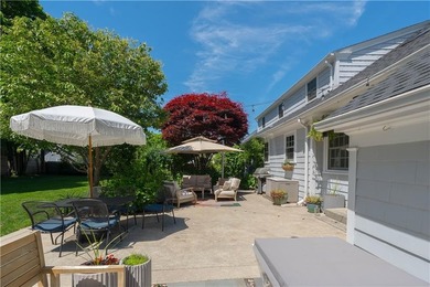 Beautifully updated 1947 Cape Cod set on a quiet cul-de-sac in - photo 40