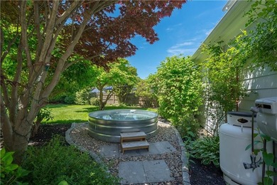 Beautifully updated 1947 Cape Cod set on a quiet cul-de-sac in - photo 43