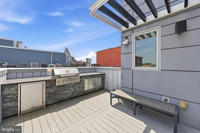 Welcome to this beautifully maintained, 10-year-young townhouse - photo 45