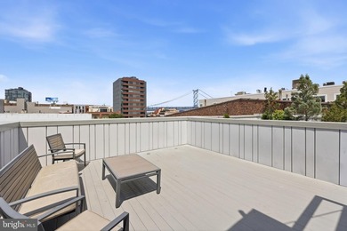 Welcome to this beautifully maintained, 10-year-young townhouse - photo 48