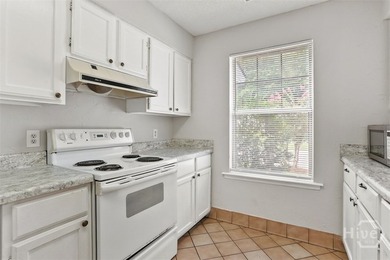 Come see this 3 Bedroom 2 Bathroom home tucked in a quiet - photo 6